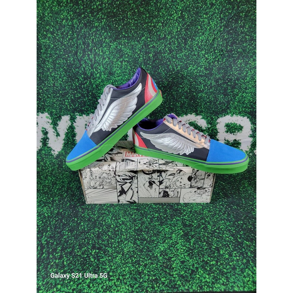 Size 11 - VANS Marvel x Old Skool Avengers excellent condition with original box